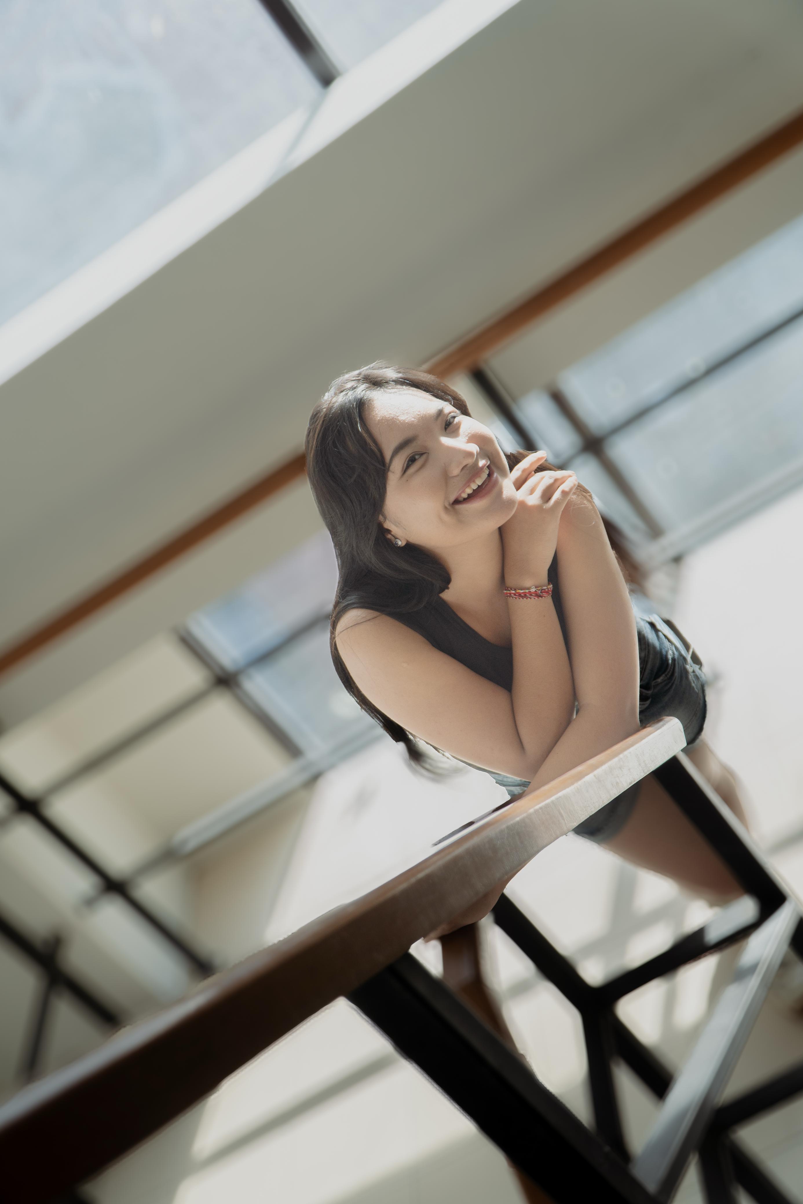 Model, senyuman mempersona