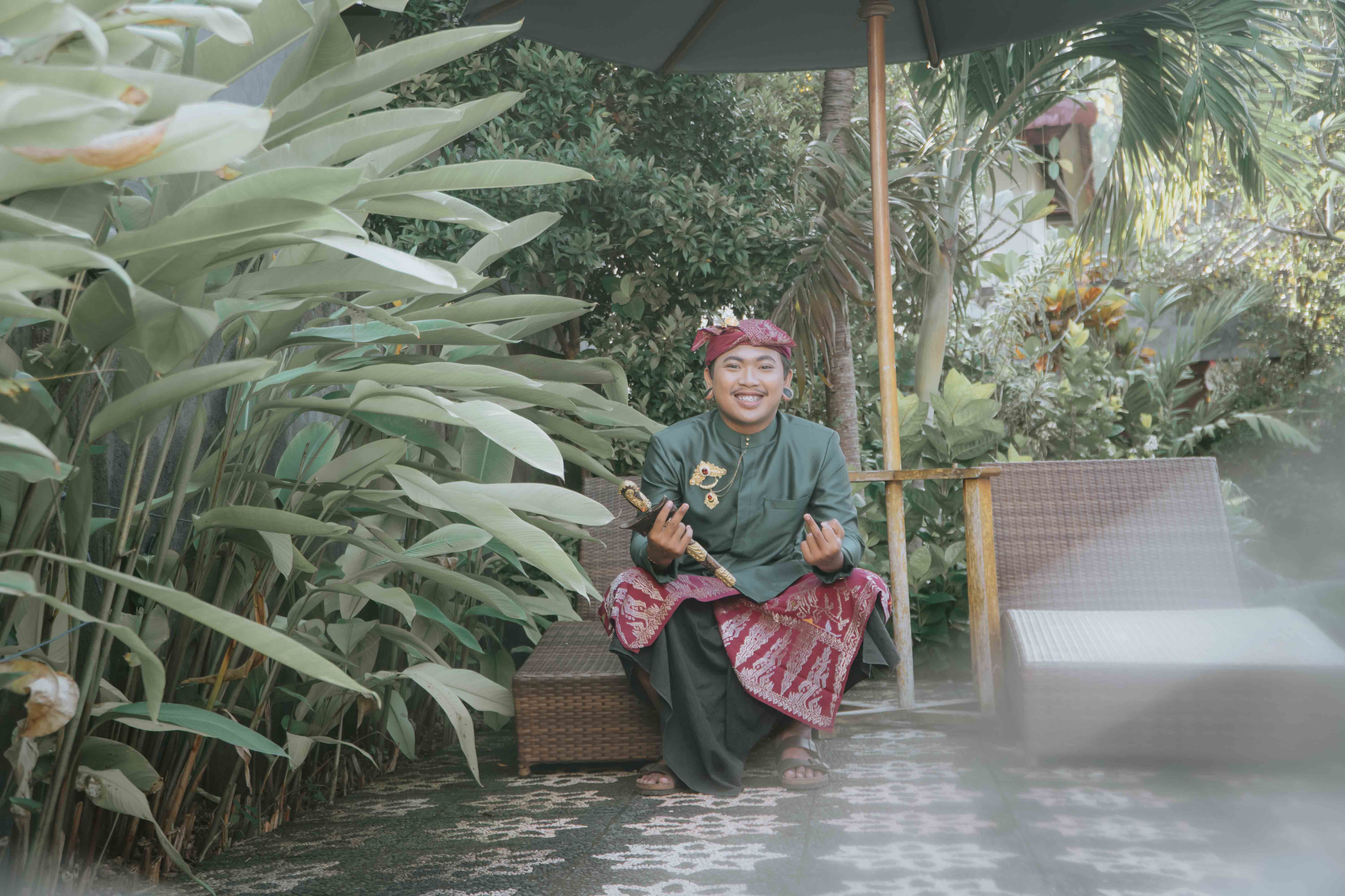 Warna Gelap Bersih elegan